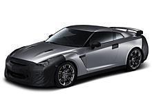 Nissan GT-R noch leicht verhüllt.